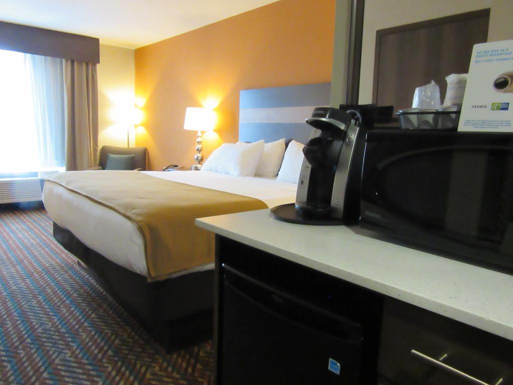 Holiday Inn Express Wichita South By Ihg Eksteriør billede